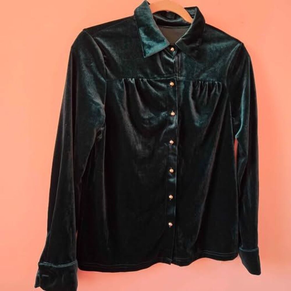 emerald-to-kelly green velvet shirt